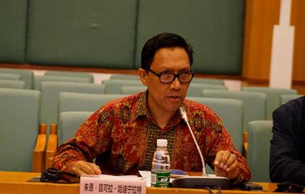 说明: E:\2019.4.4印尼外交部\19090404\朱恩.jpg